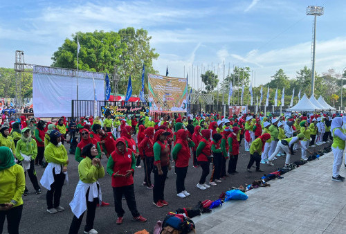 Gerakan Senam Sehat Lawan Osteoporosis Bersama 500 Orang 