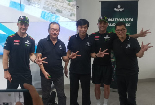 Jelang Balapan WSBK Mandalika, Dua Pembalap Kawasaki Racing Menyapa Penggemar di Jakarta