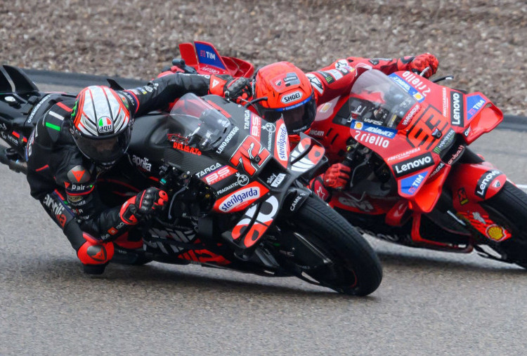 Marco Bezzecchi Masih Kokoh di Puncak Klasemen, Marc Marquez Tertinggal Jauh di P5!