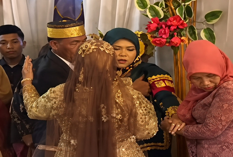 Viral di Majene! Adik Kandung Gantikan Kakak yang Meninggal H-1 Sebelum Pernikahan, Loh Kok Bisa?
