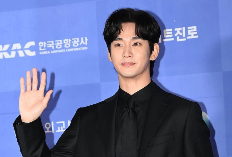 Kim Soo Hyun Masuk Lineup AAA 2026, Netizen Protes Keras
