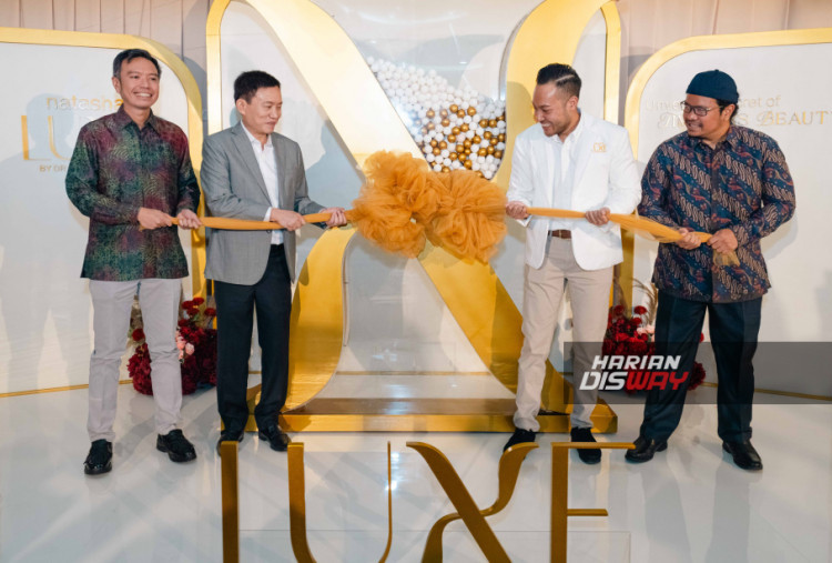 Didukung oleh dr. Fredi Setyawan sebagai pendiri dan dr. Alexander Akbar sebagai Clinical Director, Natasha Luxe memantapkan diri sebagai pelopor klinik kecantikan di Indonesia yang mengintegrasikan dermatologi, bedah plastik, laser, dan regenerative medicine dalam satu tempat. Klinik ini menjanjikan pengalaman eksklusif yang mengedepankan kualitas, kenyamanan, dan hasil optimal bagi setiap individu.