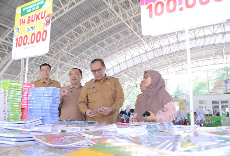 Sekda Gresik Buka Festival Literasi untuk Bangkitkan Minat Baca, Kejar Target 4 Buku Dibaca 1 Orang