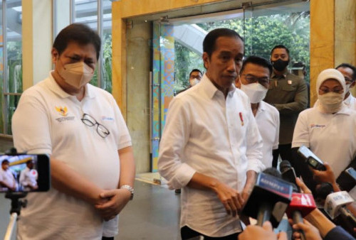 Jokowi Puji Airlangga Hartarto yang Sukses jadi Penggerak Program Kartu Prakerja