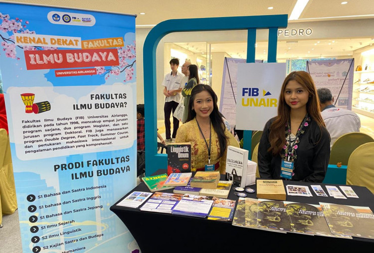 Disway Mandarin Debate and Speech Competition 2025, Booth FIB UNAIR Beri Bocoran Rencana Program Studi Terbaru, Bahasa dan Sastra Tiongkok