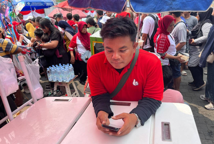 Penjualan Kopi Keliling Melonjak 70 Persen saat Perayaan HUT ke-81 RI di Monas, 100 Cup Ludes dalam 30 Menit