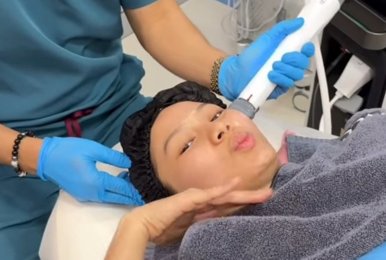 Wajah Lebih Tirus dan Kencang dengan Teknologi Skin Tightening Asal Korea, Minim Rasa Sakit