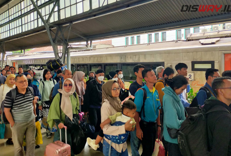 Tiket KA Keberangkatan Gambir dan Pasar Senen Libur Nataru Sisa 57 Persen Lagi