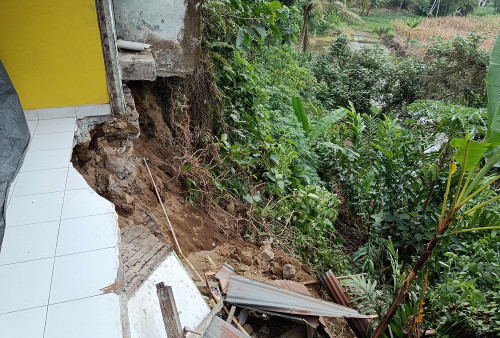 Cuaca Ekstrem, Belasan Rumah di Kabupaten Bogor Rusak Tertimpa Longsor