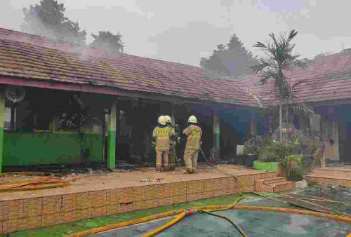 Tak Ada Korban Jiwa, KBM di SDN 01 Pondok Bambu Tetap Normal Pasca Kebakaran