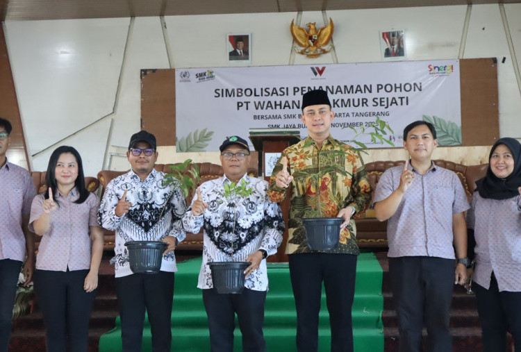 Rayakan Hari Guru, Wahana Honda Serahkan 2.000 Bibit Pohon untuk Sekolah Binaan