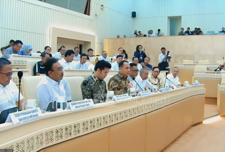 100 Ribu Warga Surabaya Lawan Klaim Eigendom Pertamina, Eri hingga Emil Dardak ke DPR RI