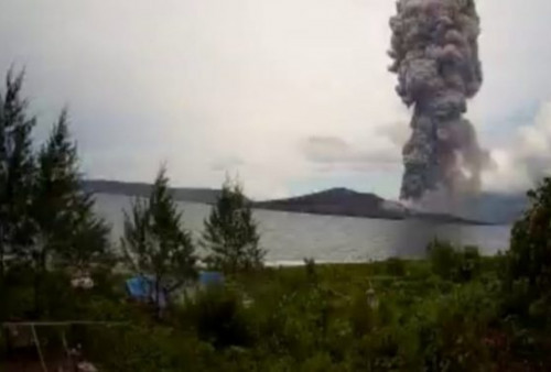 Siaga, Erupsi Gunung Anak Krakatau Semburkan Abu Setinggi 2.500 Meter 