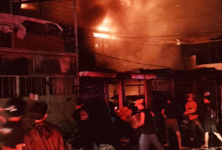 Tolong-tolong...! Suara Jeritan Korban Kebakaran Mobil Listrik Maut Sempat Terdengar dari Dalam Rumah, Sekeluarga Tewas