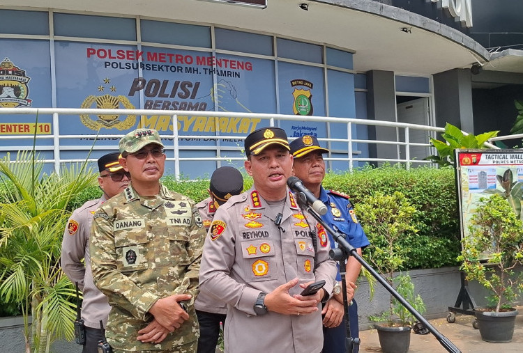 6 Aktivis Greenpeace Dievakuasi dan Dibawa ke Mapolda Metro Jaya, Polisi Ungkap Kondisinya