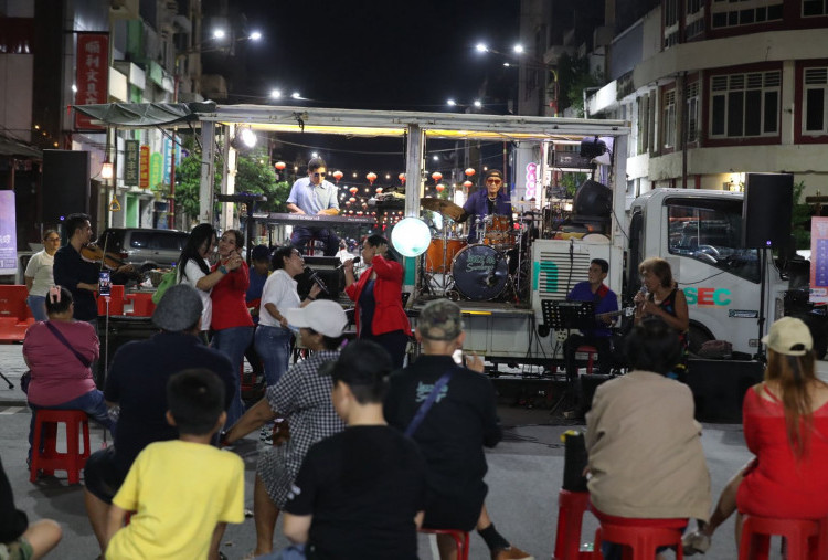 Jo & Friends Hangatkan Kya-Kya Kembang Jepun dalam Hari Kedua Rangkaian Tanjung Perak Jazz 2025