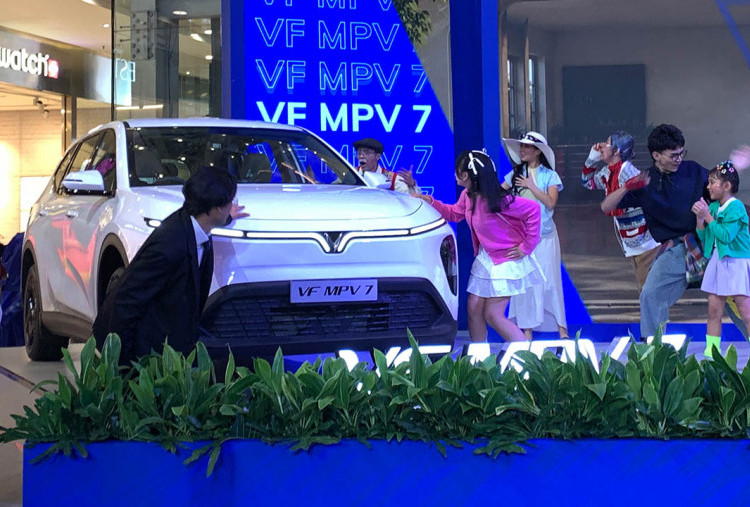 VinFast Resmi Meluncurkan VF MPV 7 Produksi Pertama Pabrik Subang, Perkuat Strategi Lokalisasi di Indonesia