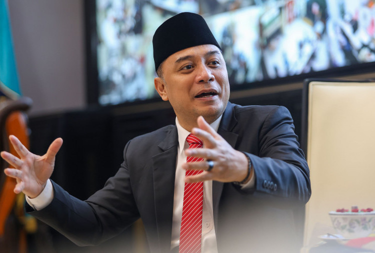 Bersih-Bersih Birokrasi, Eri Cahyadi Terbitkan Perwali Anti Gratifikasi