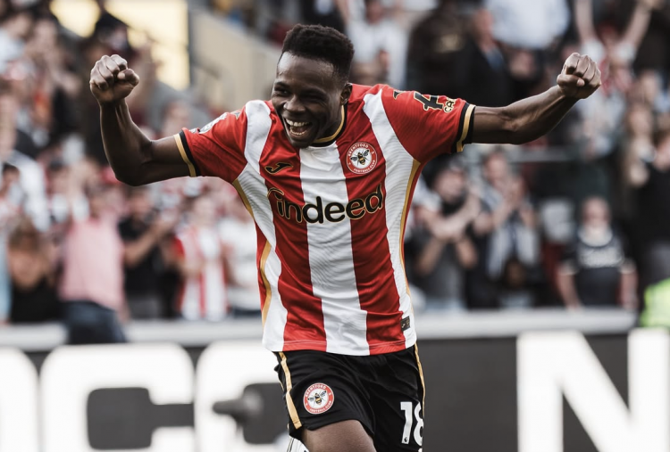 Man Utd Gigit Jari! Tolak Mamadou Sangare, Kini Jadi Bintang yang Bikin Setan Merah Menyesal