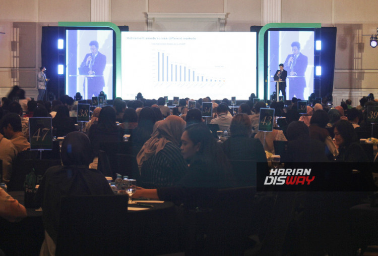 Melalui DPLK Manulife, perusahaan berkomitmen membantu masyarakat beralih dari pola pikir menabung menuju perencanaan dan investasi jangka panjang, demi mewujudkan masa pensiun yang mandiri dan berkelanjutan.