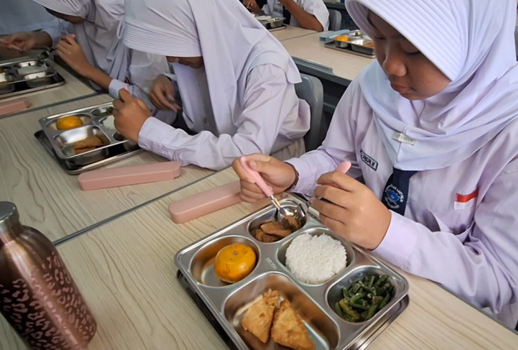 BGN Buka Akses Pengaduan MBG, Publik Bisa Lapor ke 127