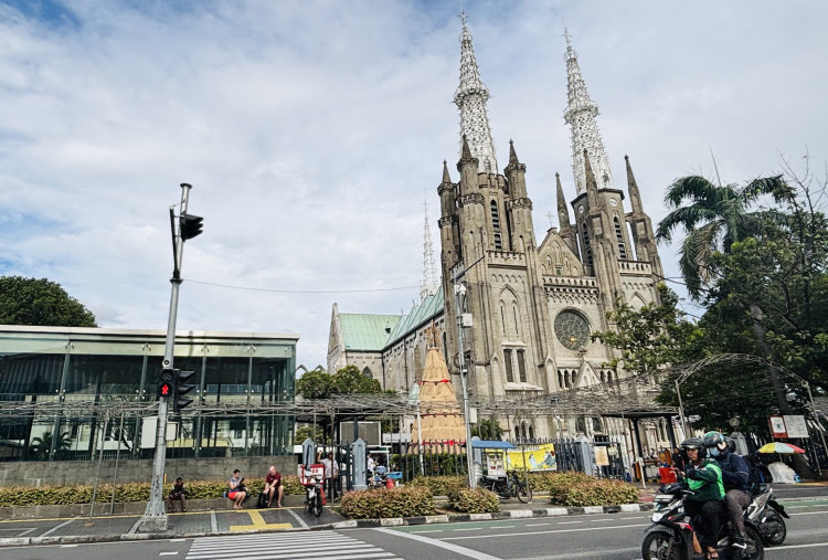 Jamin Keamanan Natal, Polisi Terapkan Pengamanan Berlapis di Gereja Katedral