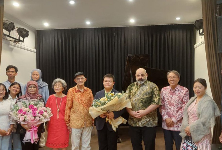 Sommerklänge Sajikan Karya Sastra Jerman dan Alunan Piano Seniman Berprestasi Pieter Gunawan