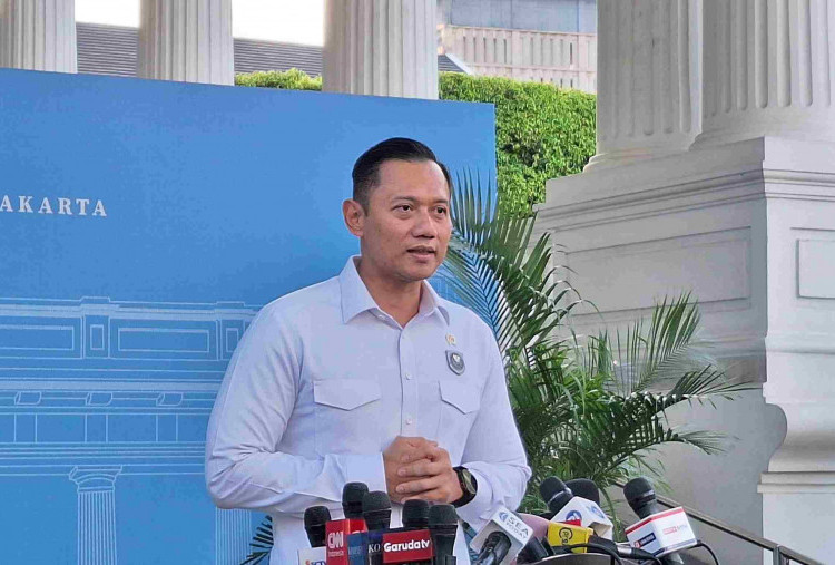 AHY: Pembangunan Giant Sea Wall Pantura Dikombinasikan dengan Penanaman Mangrove