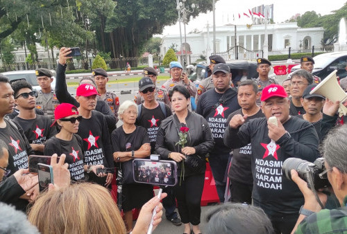 Aksi Kamisan Dihadiri Aktivis Hingga Pakar Militer, Benny Rhamdani: Kita Jaga Istana Agar Tak Dimasuki Penjahat HAM!