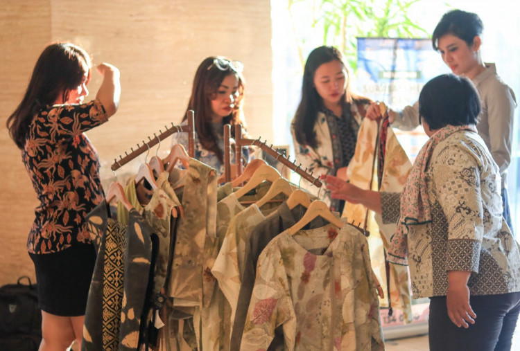 Wyndham Surabaya X ISIK Gelar Workshop Membatik: 5 Tahapan Membuat Batik Ecoprint, Bisa Praktik di Rumah
