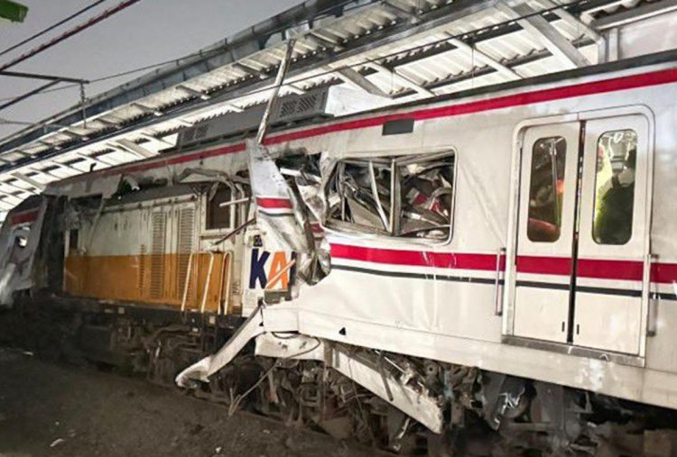 7 Fakta Kecelakaan Kereta di Bekasi Timur: 14 Orang Tewas, Taksi Listrik Mogok Mulai Petaka?