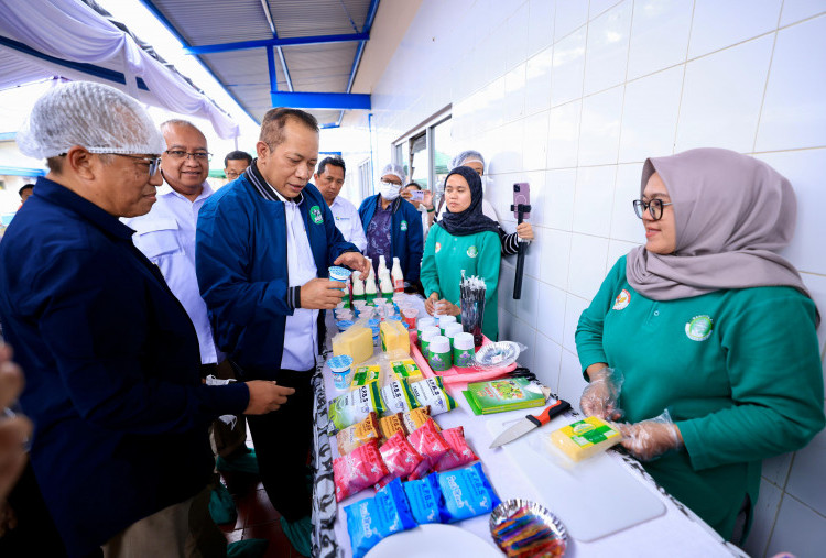 Menkop Ferry Dorong Mitra LPDB Koperasi KPBS Pangalengan Kembangkan Pabrik Susu dan Terintegrasi dengan Gerai KDKMP