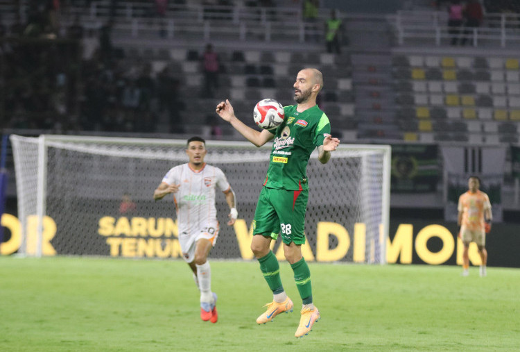 Persebaya Tanpa Malik-Milos, Bernardo Tavares Siapkan Opsi Penggantinya!