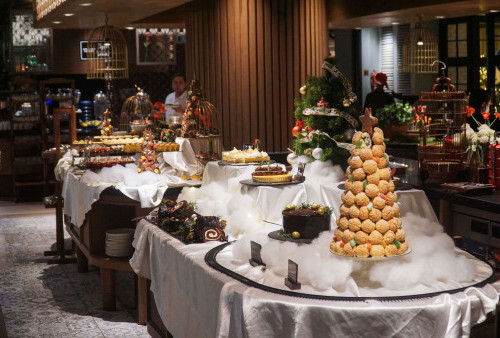 Rayakan Natal dan Tahun Baru, DoubleTree by Hilton Surabaya Hidangkan Choco Fountain hingga Whole Roasted Turkey