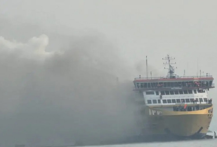 KMP Batumandi Terbakar Saat Hendak Bersandar di Pelabuhan Merak