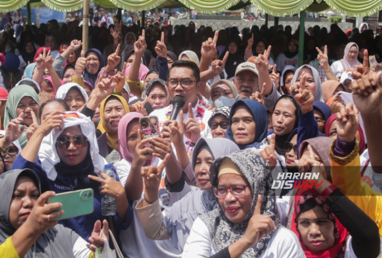 Ridwan Kamil mengaku ingin merasakan apa yang dirasakan masyarakat lainnya jika ingin bertolak ke Kepulauan Seribu. Kedatangan Ridwan Kamil menggunakan kapal tradisional ini sekaligus menjawab tantangan masyarakat Kepulauan Seribu.