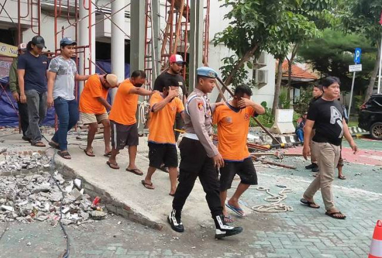 Polisi Bongkar Sindikat Oplos Elpiji 3 Kg ke Tabung 12 Kg di Surabaya