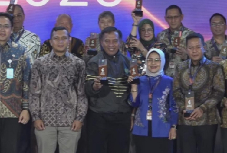 Universitas Esa Unggul Raih Silver Winner Anugerah Diktisaintek 2025 untuk Kategori Pengelolaan Laporan Kerja Sama Terbaik