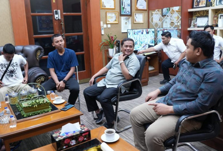 DPRD Pastikan Kebutuhan Paskibraka Bawean yang Tertahan di Gresik Tetap Terpenuhi: