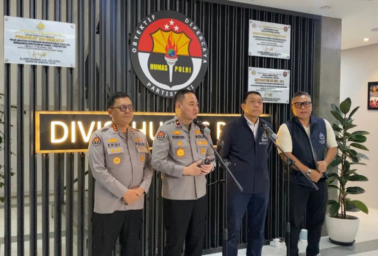 Red Notice Terbit, Pergerakan Riza Chalid Dipantau196 Negara, Masih Bisa Lolos?