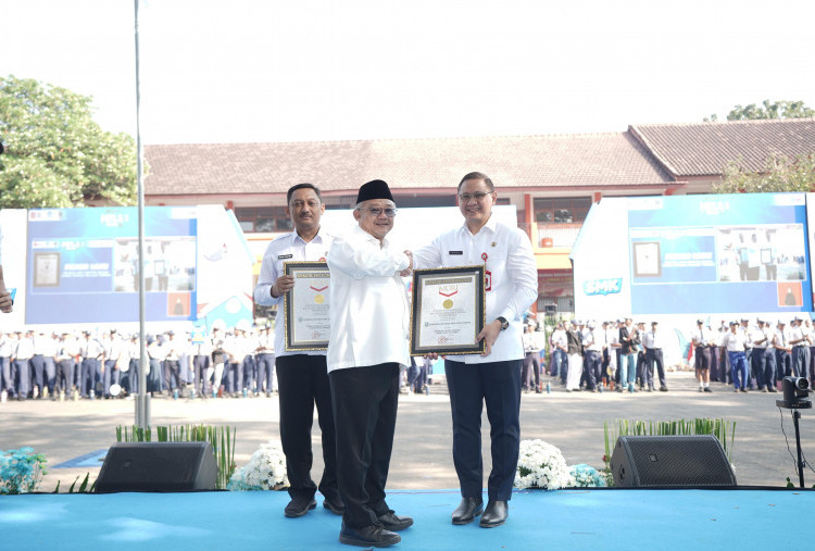 Dindik Jatim Pecahkan Rekor MURI lewat Penyuluhan Antikorupsi bagi 300 Ribu Murid