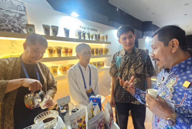 Kemenkum Jatim Pamerkan Kopi Hyang Argopuro dan Beras Sintanur Bondowoso di IPExpose 2025