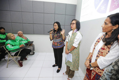 Hadir dalam KOPDAR tersebut Neneng Goenadi, country managing firector Grab Indonesia, dan Anjali Sen, representatif UNFPA Indonesia. (Raka Denny/Harian Disway)