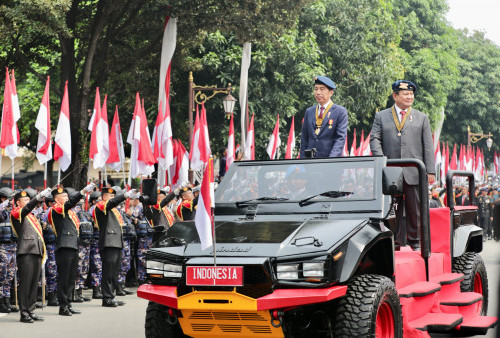 Momen Jokowi dan Prabowo Bersanding Naik Jip Pindad Cek Pasukan Apel Pengamanan Pelantikan Presiden-Wapres