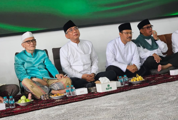 Saat Rais Aam dan Ketum PBNU Gus Yahya Bertemu di Surabaya, Perkuat Islah Jelang Muktamar