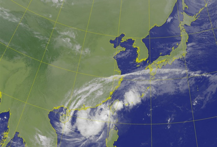 Setelah Acak-Acak Filipina, Badai Tropis Fung-Wong Mendekati Taiwan dengan Kekuatan yang Melemah