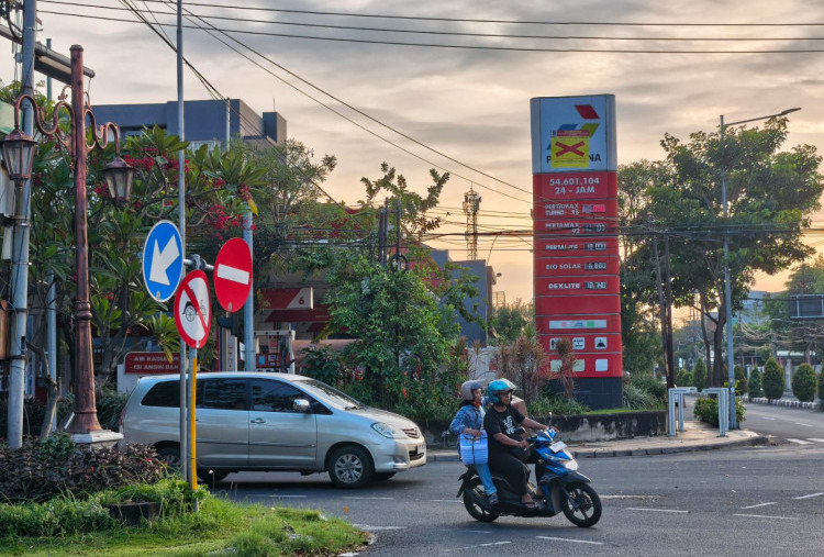 Pemkot Surabaya Segel 97 Totem SPBU Pertamina, Nunggak Pajak Reklame hingga Rp 26 Miliar