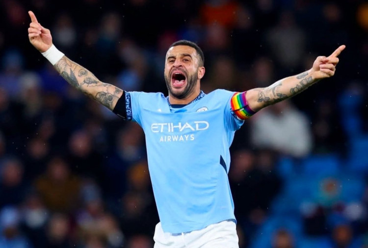 Kyle Walker Merapat ke AC Milan, Ibrahimovic Beri Sinyal