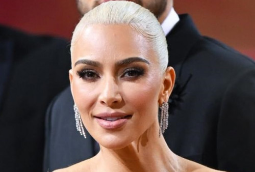 Nekat Pakai Gaun Marilyn Monroe, Kim Kardashian Tidak Bisa Menggerakkan Tangan