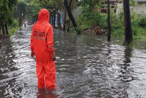 Titik-titik Banjir Jakarta; 3 Kelurahan dan 7 Ruas Jalan Tergenang 30-120 Cm